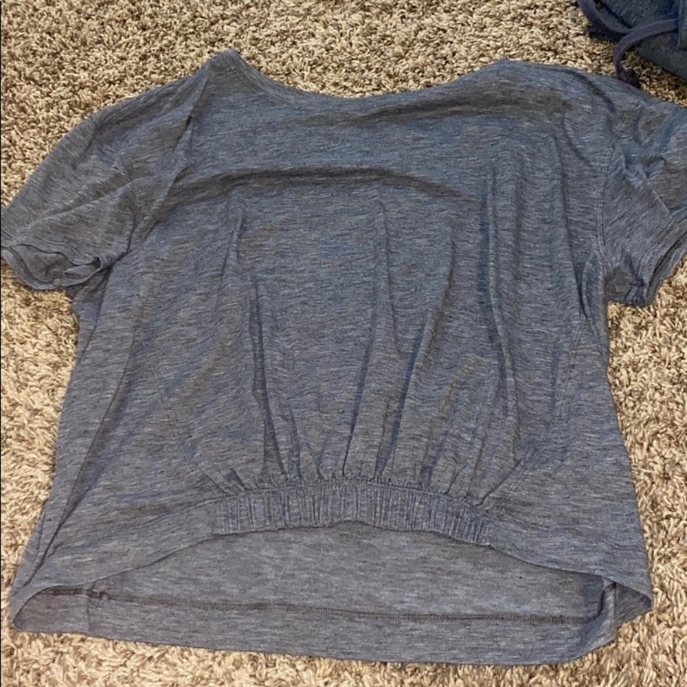 Lululemon cropped shirt
